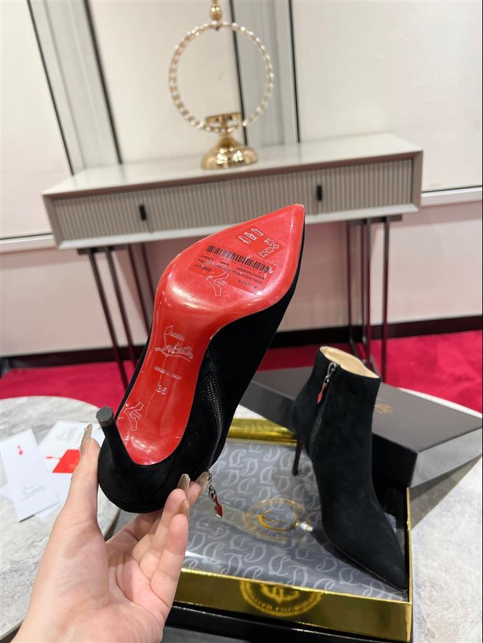 2025112818734820 350